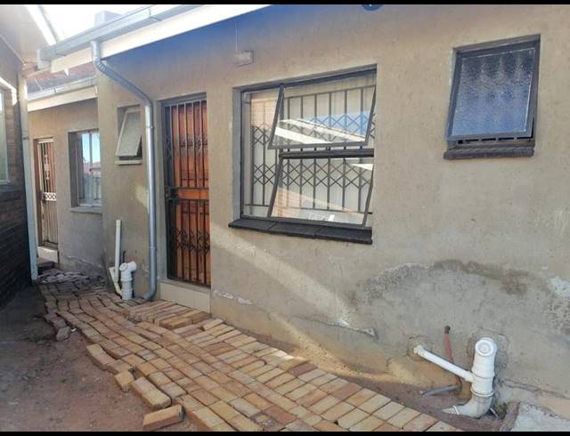 3 BEDROOM HOUSE FOR SALE IN DUBE
